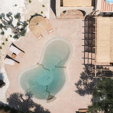 Marvelous Zakynthos | 2 Bedrooms | Hisui | Spacious Sun Terrace | Private Pool With Integrated Jacuzzi | Bbq | Kydoni Vilă *